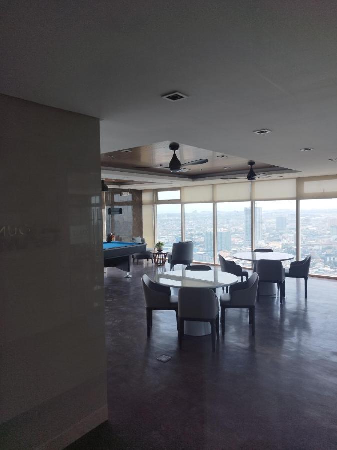 Schoenes Apartment Mit Pool-Nutzung Manila Exteriér fotografie
